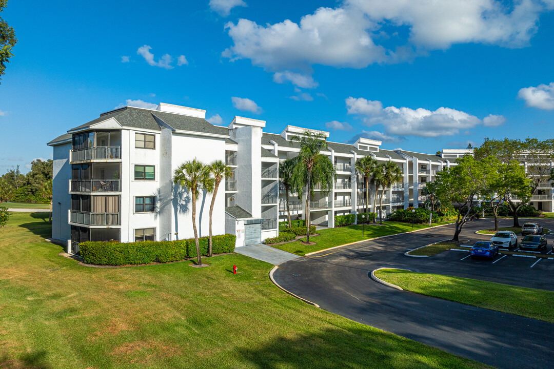 Fairways at Bonaventure in Weston, FL - Building Photo