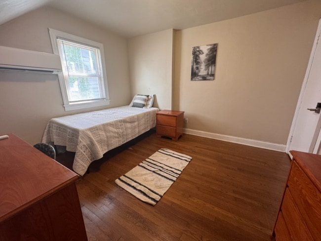 5215 Huntington Ave in Newport News, VA - Building Photo - Building Photo