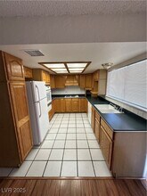 4571 Catherine Ln in Las Vegas, NV - Foto de edificio - Building Photo