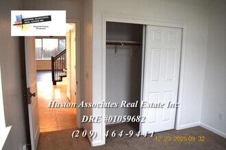 5953 Pebblestone Way in Stockton, CA - Building Photo - Building Photo