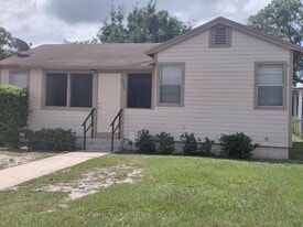 360 Eaton St in Eatonville, FL - Building Photo