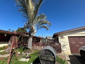 1521 Sunrise Dr in Vista, CA - Building Photo