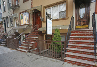 144 Newel St in Brooklyn, NY - Building Photo - Building Photo