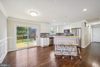 9708 Glen View Dr in Clinton, MD - Building Photo - Building Photo