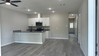 24735 Waterford St in Hempstead, TX - Building Photo - Building Photo