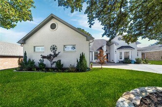 4112 Fairlakes Ct in Dallas, TX - Building Photo - Building Photo