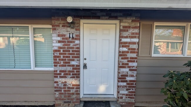 23031 SW Main St in Sherwood, OR - Building Photo - Building Photo