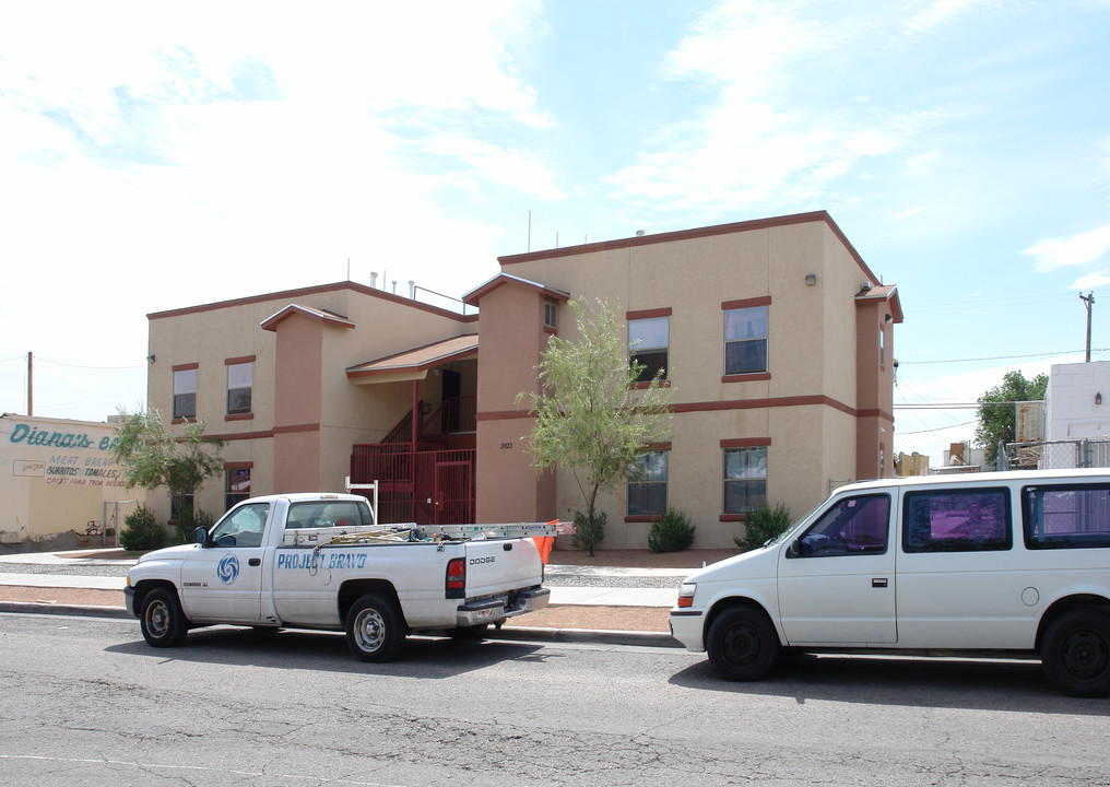 2022 Cypress Ave in El Paso, TX - Building Photo