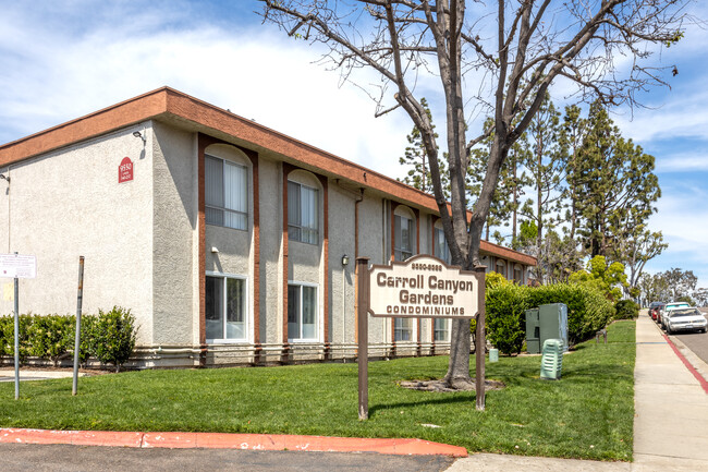 Carroll Canyon Gardens in San Diego, CA - Building Photo - Building Photo