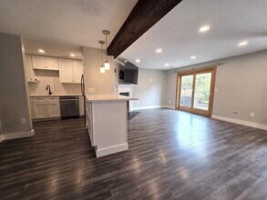 144 Quincy Shore Dr in Quincy, MA - Building Photo - Building Photo