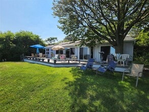7 Riverhead Rd in Sound Beach, NY - Building Photo - Building Photo