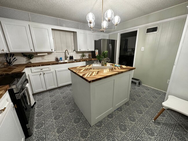 1300 Elgin St in Longview, TX - Building Photo - Building Photo