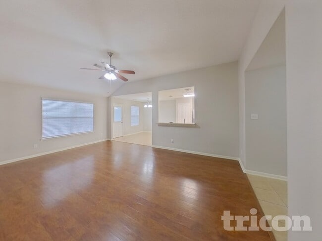 14045 Buckskin Dr in Willis, TX - Foto de edificio - Building Photo