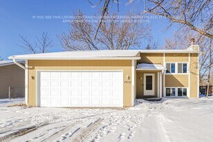 7557 Kentucky Ave N in Minneapolis, MN - Building Photo