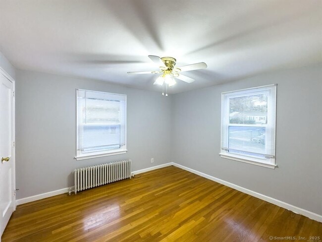 111 Irving St in Naugatuck, CT - Building Photo - Building Photo