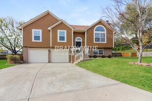 1205 Deena St in Pleasant Hill, MO - Building Photo