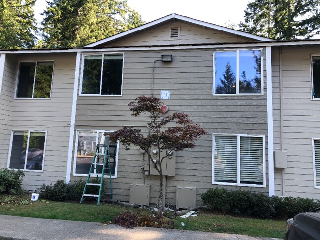2400 20th Ave NW-Unit -13A in Olympia, WA - Foto de edificio - Building Photo