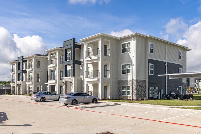 Freestone Greenville in Greenville, TX - Foto de edificio - Building Photo