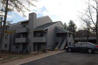 1321 Prospect Crossing in Ballwin, MO - Foto de edificio - Building Photo