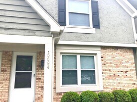 5694 Crossing Ct, Unit 55694 in Columbus, OH - Building Photo