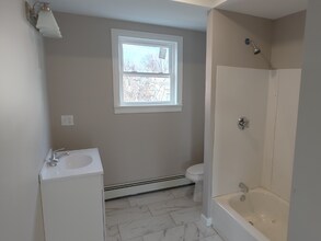 33 Cole St in Pawtucket, RI - Building Photo - Building Photo