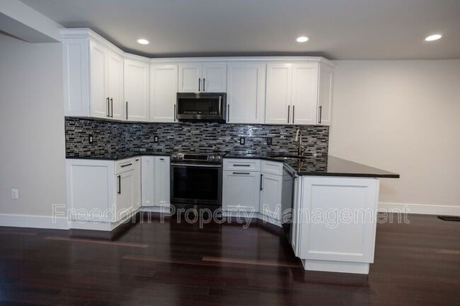 102 Lynhaven Dr in Alexandria, VA - Building Photo - Building Photo