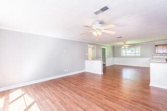 1106 La Neuville Rd in Lafayette, LA - Building Photo - Building Photo