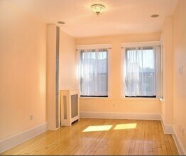 75 Burbank St in Boston, MA - Building Photo - Building Photo