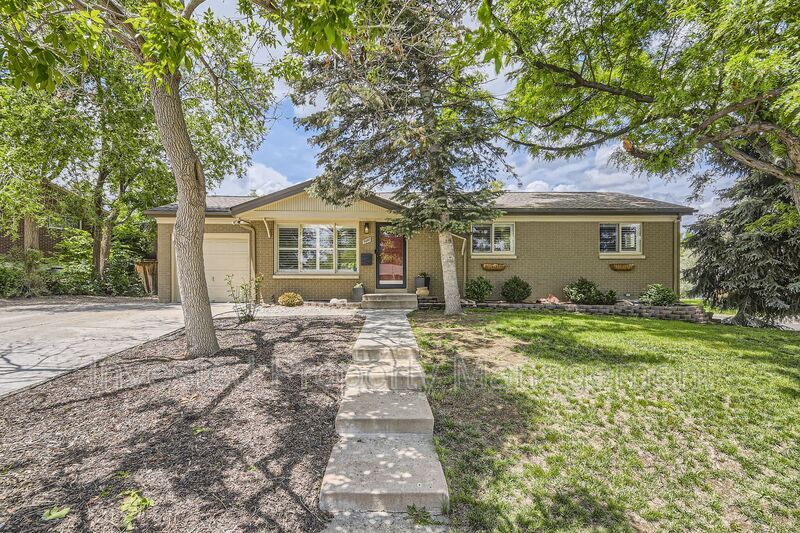 5007 S Mabre Ct in Littleton, CO - Building Photo