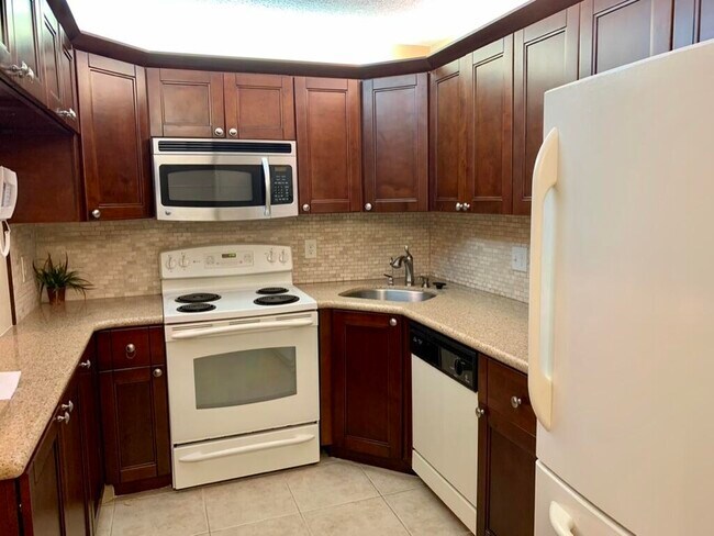 4821 Sable Pine Cir-Unit -D1 in West Palm Beach, FL - Building Photo - Building Photo