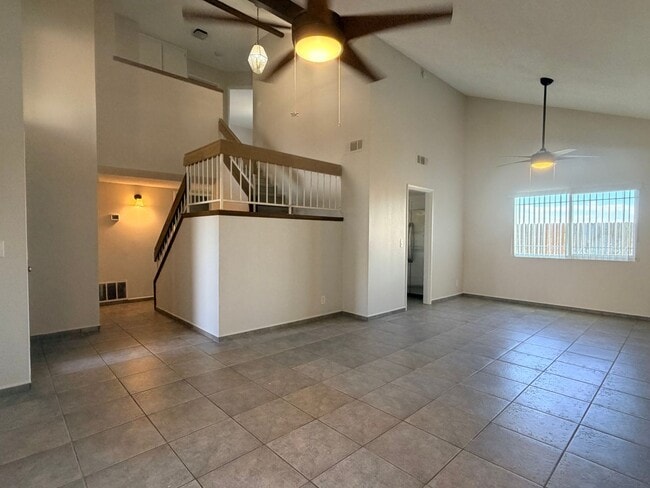 724 Silver Oak Dr in Tehachapi, CA - Building Photo - Building Photo