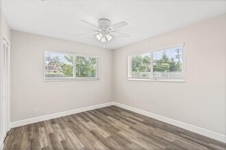 541 NE 44th St in Boca Raton, FL - Building Photo - Building Photo