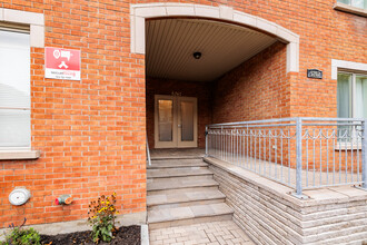 5267 De La Côte-Saint-Antoine Ch in Montréal, QC - Building Photo - Building Photo