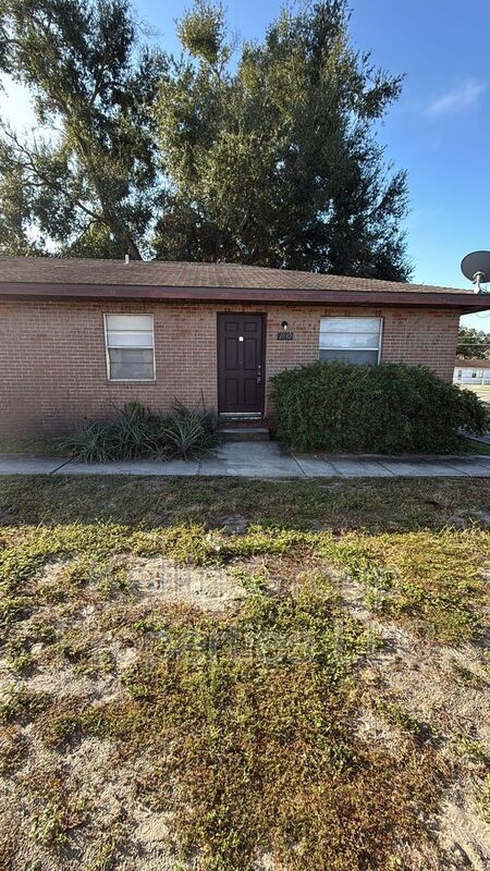 1039 N Brunnell Pkwy in Lakeland, FL - Building Photo - Building Photo