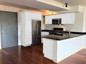 1 S Astor St in Irvington, NY - Building Photo - Building Photo