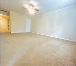 3332 Kenmont Ln in Hope Mills, NC - Building Photo - Building Photo