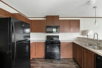 5075 Canterbury Ave in Portage, IN - Building Photo - Building Photo