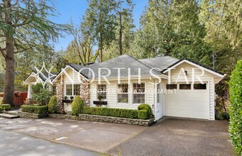 15821 Springbrook Ct in Lake Oswego, OR - Foto de edificio - Building Photo