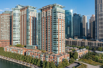 Riverview Condominiums in Chicago, IL - Building Photo - Building Photo