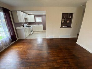 16910 Lipton Ave in Cleveland, OH - Building Photo - Building Photo