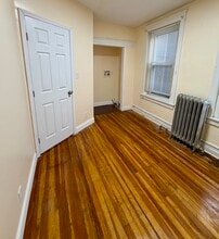 147 W Buttonwood St, Unit UNIT 2FL in Reading, PA - Building Photo - Building Photo