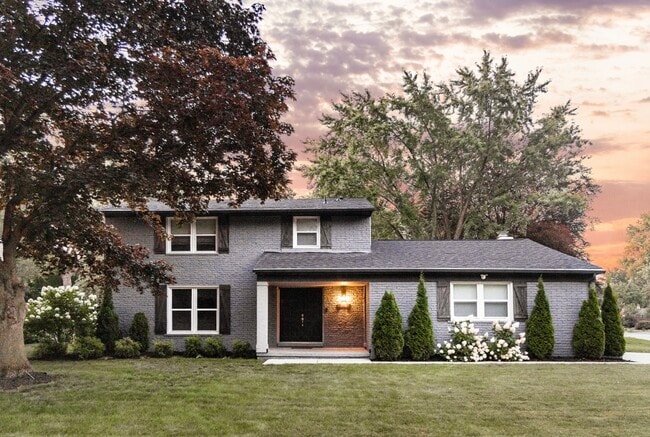 543 Wilshire Dr