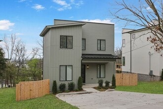 2306 Ilolo St in Nashville, TN - Building Photo - Building Photo
