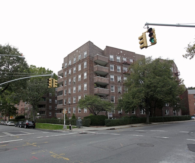 The Georgian House in Jamaica, NY - Building Photo - Building Photo
