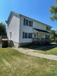 Yellow Sulphur Road Duplexes in Blacksburg, VA - Building Photo - Building Photo