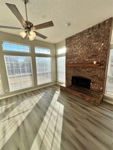 10901 Columbia Dr in Frisco, TX - Foto de edificio - Building Photo