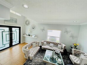 5901 S Sable Cir in Margate, FL - Building Photo - Building Photo
