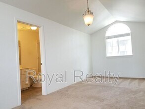 7018 Hawaii Kai Dr in Honolulu, HI - Building Photo - Building Photo