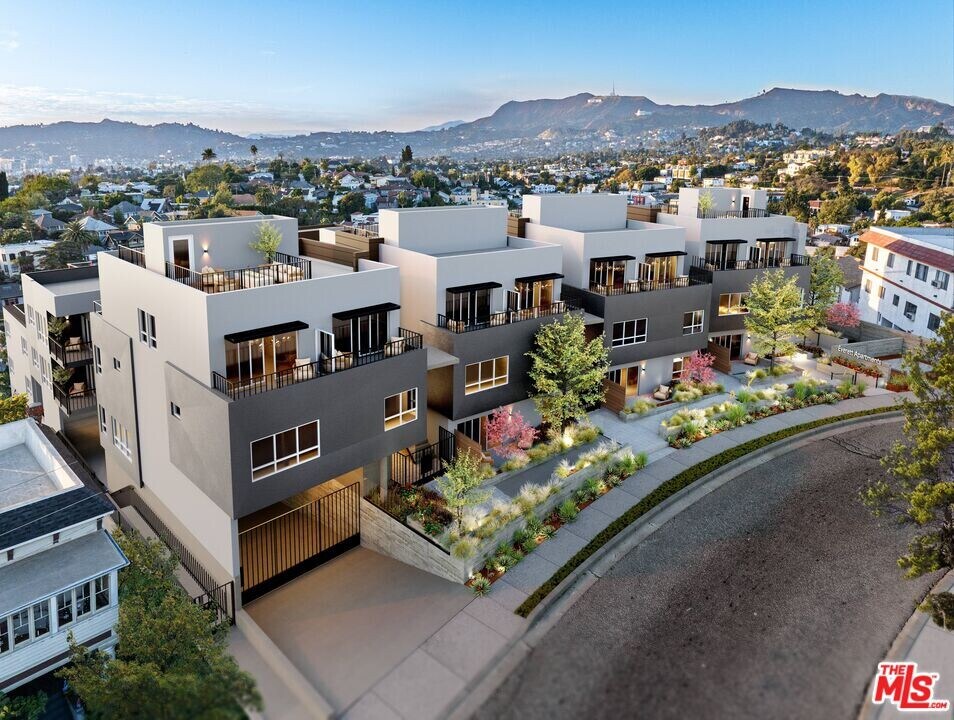 1011 Everett St in Los Angeles, CA - Foto de edificio