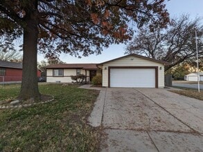 5108 E Looman St in Wichita, KS - Building Photo - Building Photo